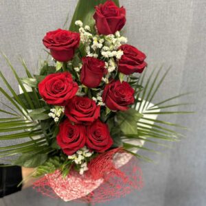 9 szál rózsa zölddel csomagolva